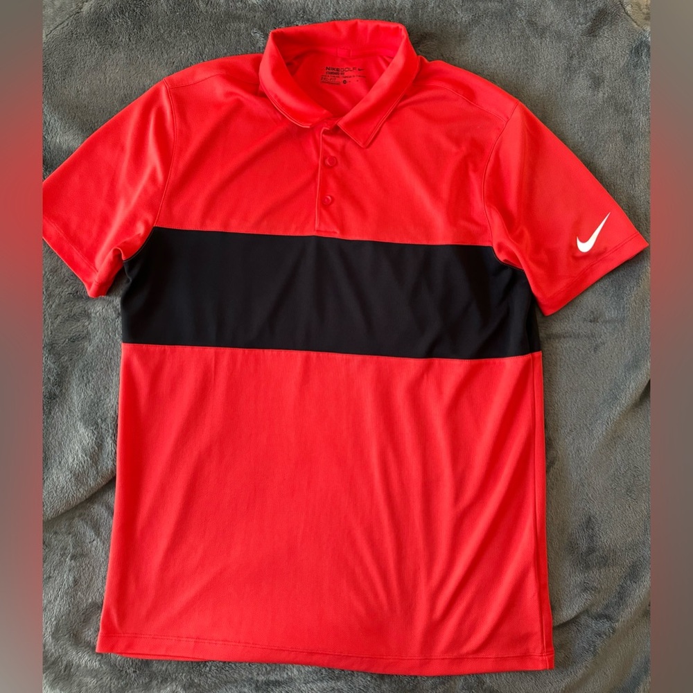 NIKE GOLF POLO STYLE SHORT SLEEVE (DRI-FIT) shirt! Like new quality!